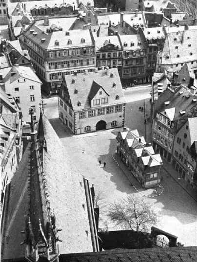 Blick vom Domturm-A view down from Frankfurt's Cathedral tower
