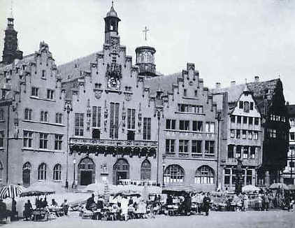 Weekly MarketWochenmarkt vor dem Roemer
