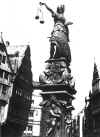 Gerechtigkeitsbrunnen02.jpg (29643 bytes)