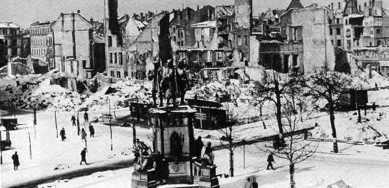 Goetheplatz 1945