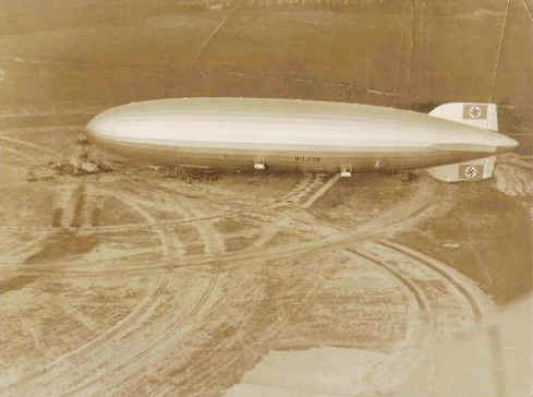 A safe landing in Lakehurst (?1936)